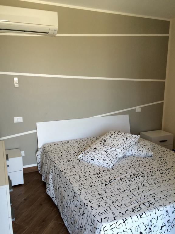 Addisa Locazione Breve Hotell Castellammare del Golfo Rum bild